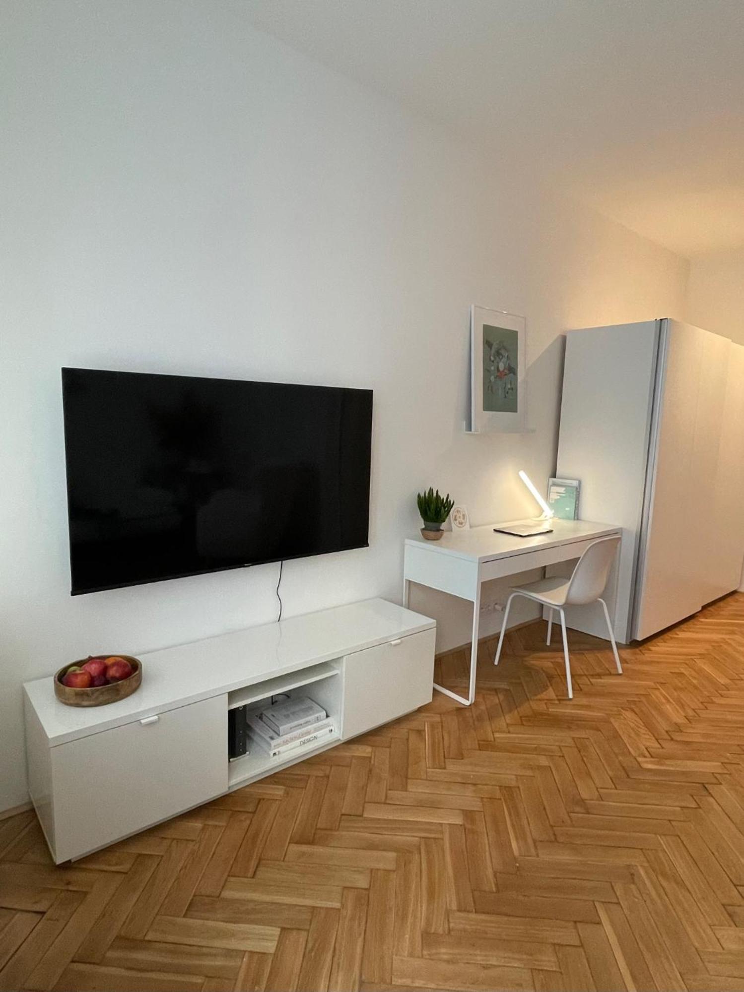 Urban Retreat I Modern Boho Apartments In Lovely Letna District - 10 Minutes From Old Town Praha Exteriér fotografie