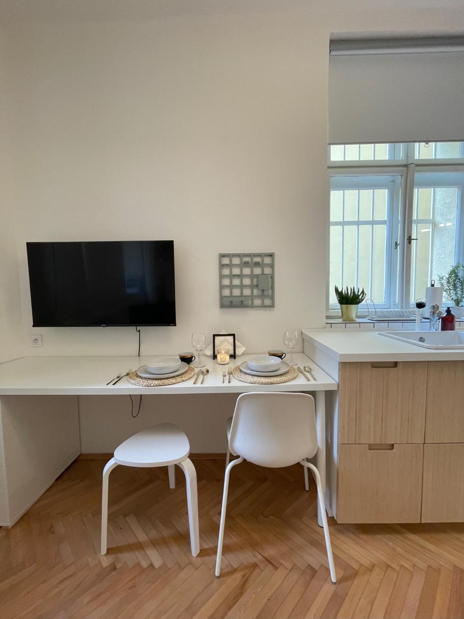 Urban Retreat I Modern Boho Apartments In Lovely Letna District - 10 Minutes From Old Town Praha Exteriér fotografie